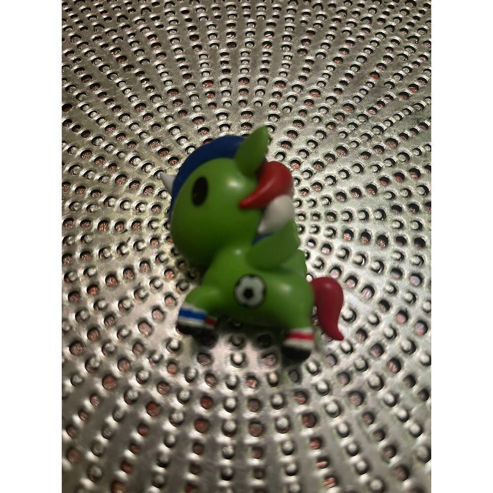 Tokidoki Sam Neon figure